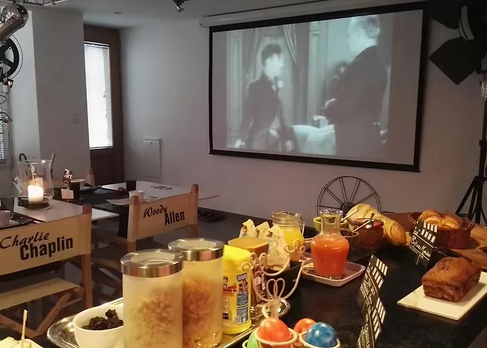 לינה וארוחת בוקר 7e Art 4*